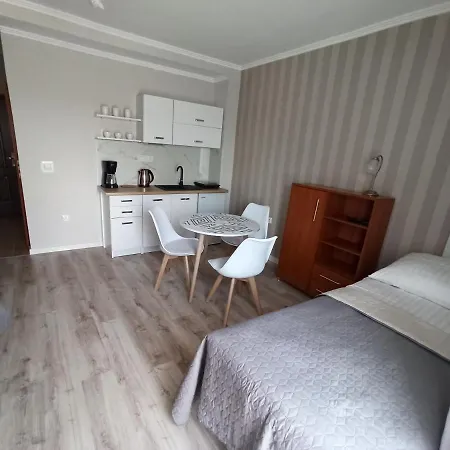 11 Dębów Nadmorska * Dźwirzyno